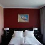 Отель Admiral 4*