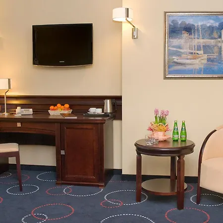 Admiral Hotel 4*